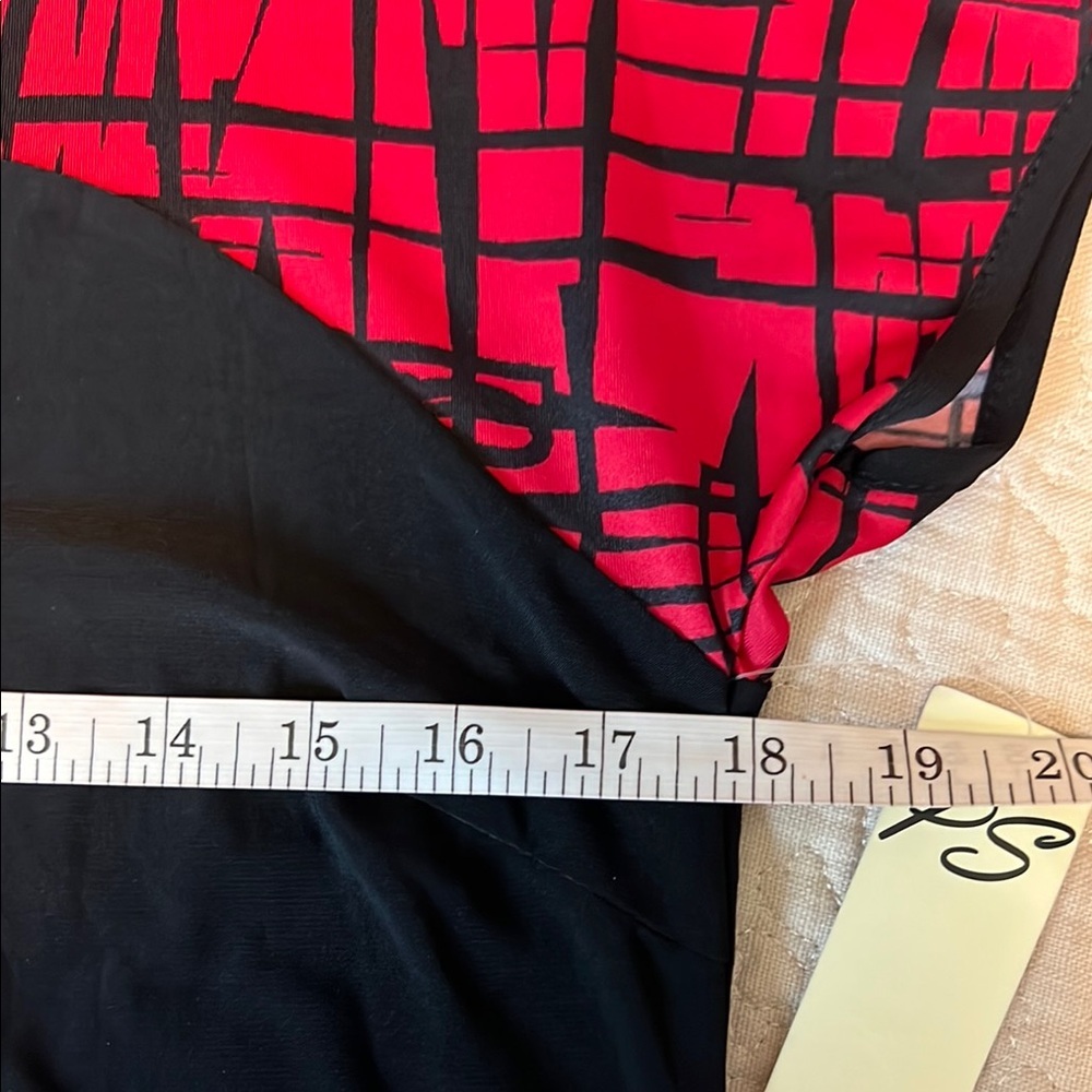 PerSeption Concept Black and Red Graphic Fitted Short Sleeve Crew Neck Shirt New - Picture 4 of 6